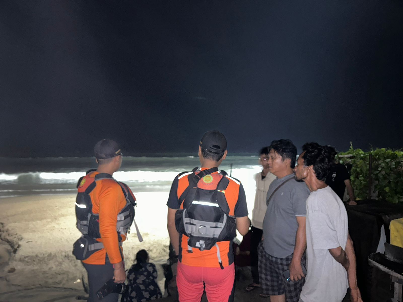 podiumnews.com-Pria Tenggelam di Berawa Belum Ditemukan