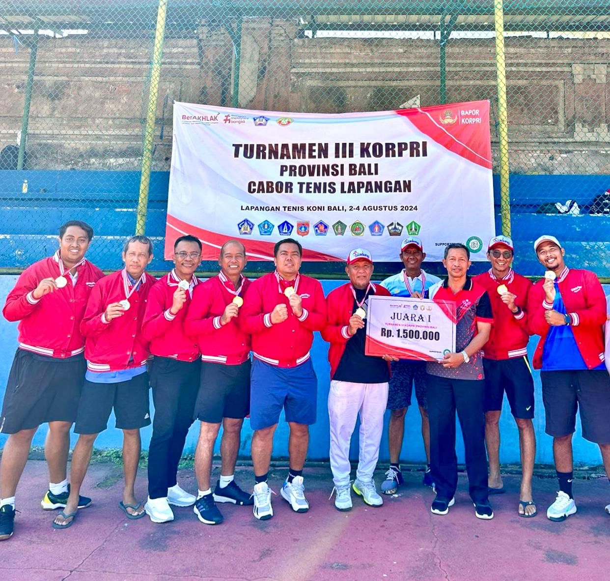 podiumnews.com-Badung Juara Pertama Tenis Beregu Putra KORPRI Bali  