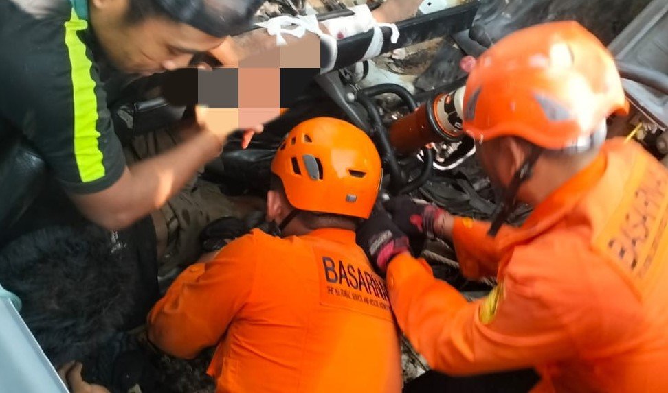 Truk Terjun ke Jurang di Pecatu, Sopir Alami Patah Kaki