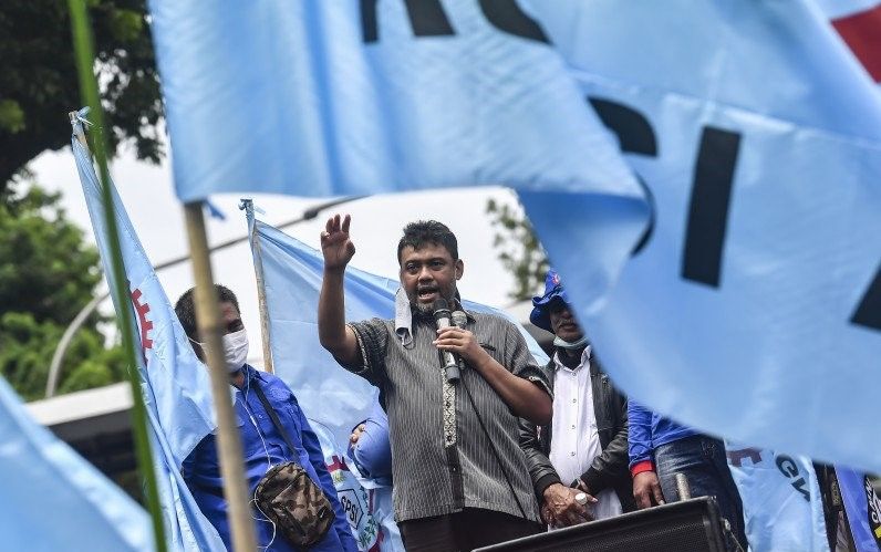 podiumnews.com-Serikat Pekerja Persoalkan Klaster Ketenagakerjaan UU Ciptaker ke MK