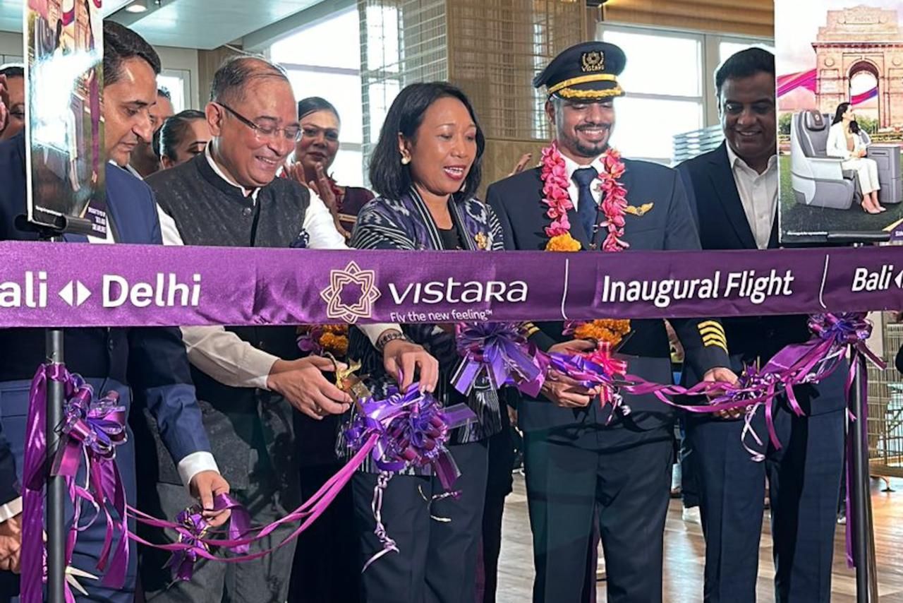 Vistara Layani Rute New Delhi - Denpasar 