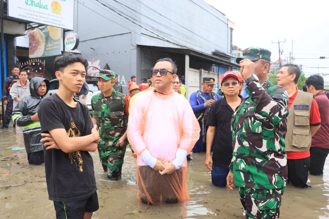 podiumnews.com-Walikota Denpasar Fokus Evakuasi, Pendataan, dan Pemulihan Dampak Banjir