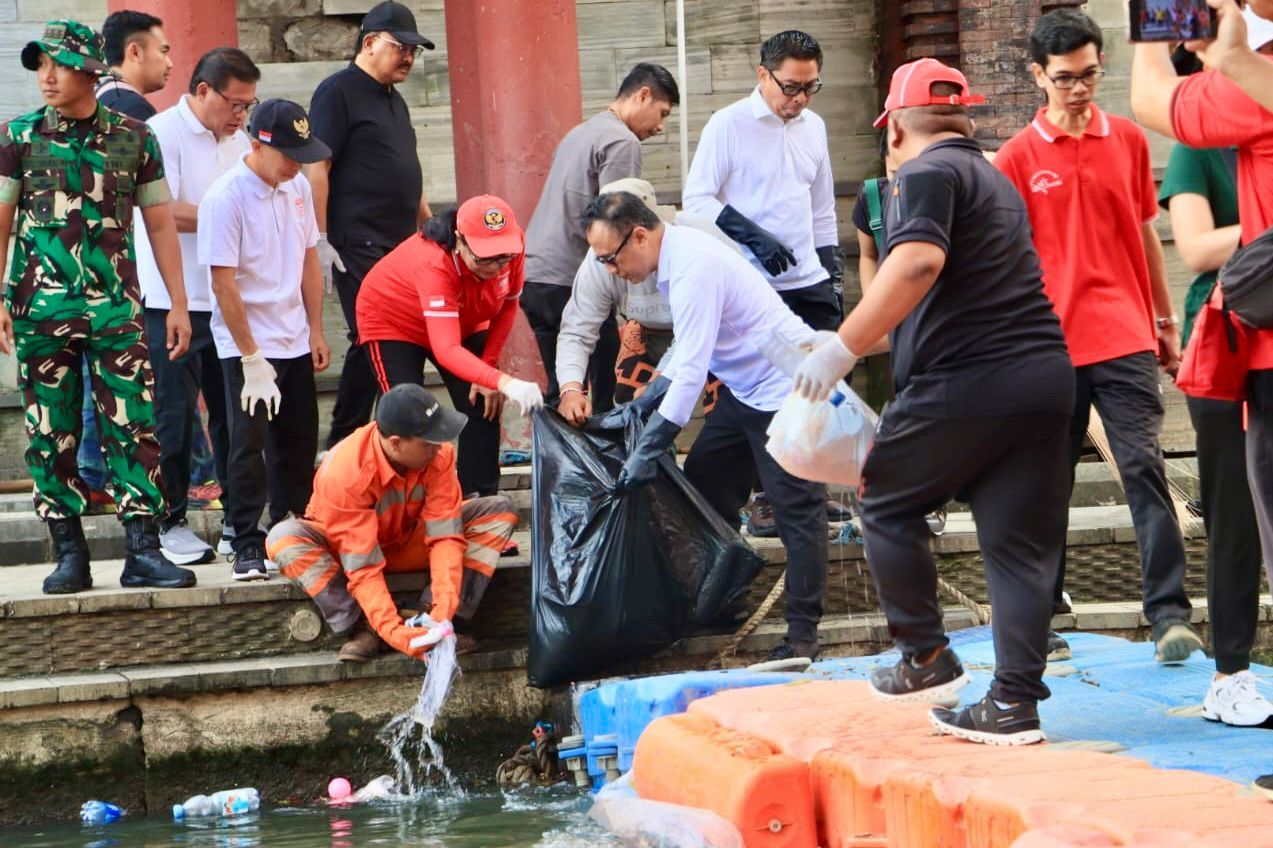 podiumnews.com-Pemkot Denpasar Pimpin Aksi Gotong Royong Serentak Pascabanjir