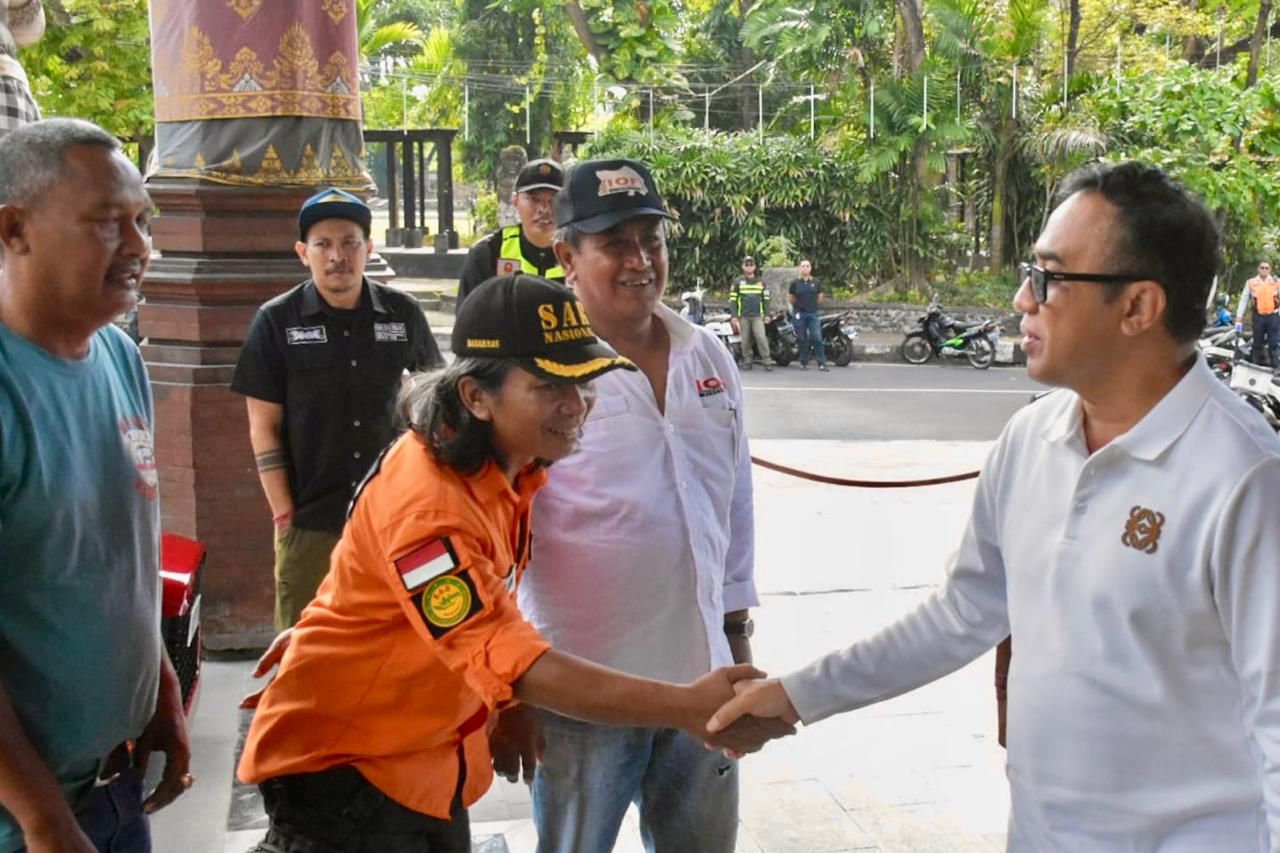 Walikota Denpasar Apresiasi IOF Bali Bantu Evakuasi Korban Banjir