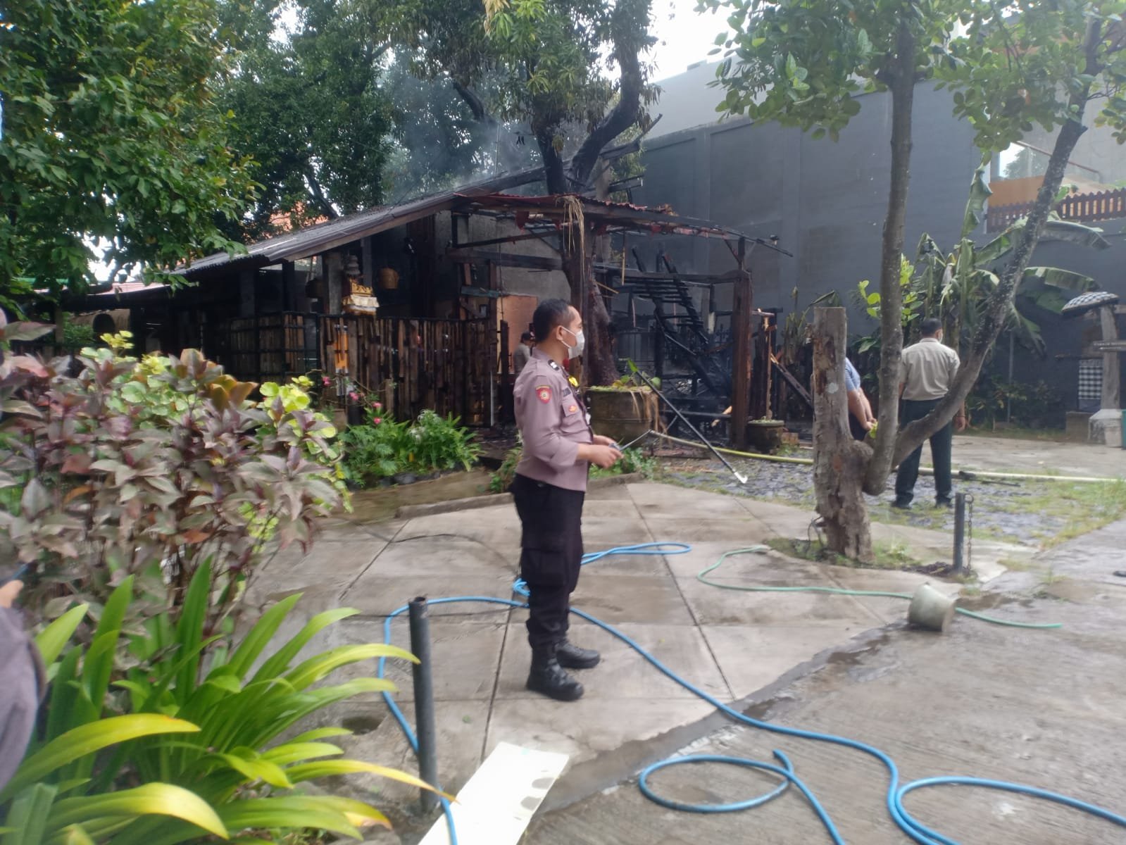 Warung Badak Terbakar di Denpasar, Kerugian Rp100 Juta