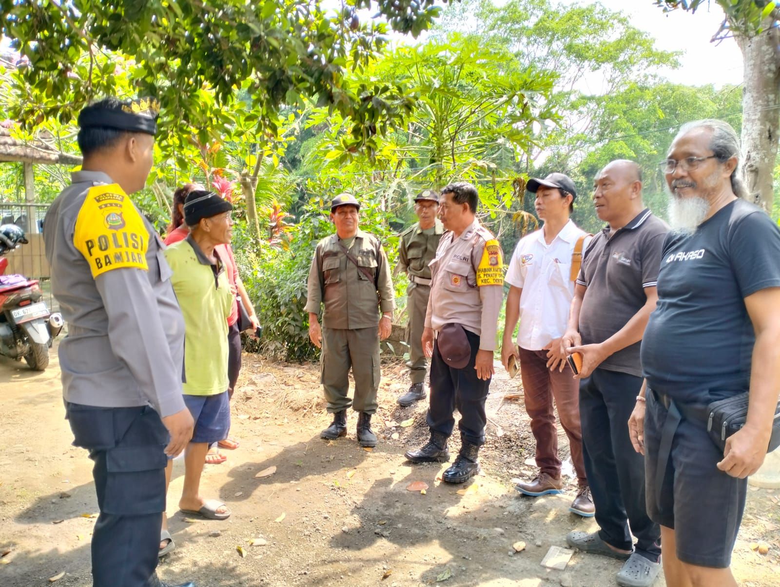 podiumnews.com-Polisi Tegur Warung Bunyikan Musik Keras
