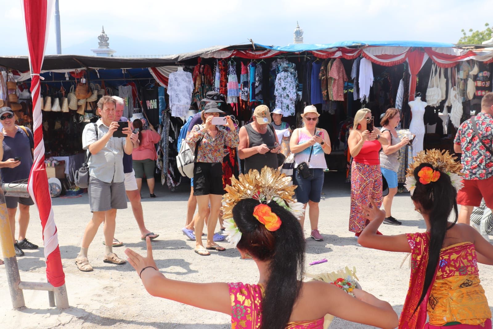 podiumnews.com-Target 15 Kapal Pesiar Singgahi Buleleng