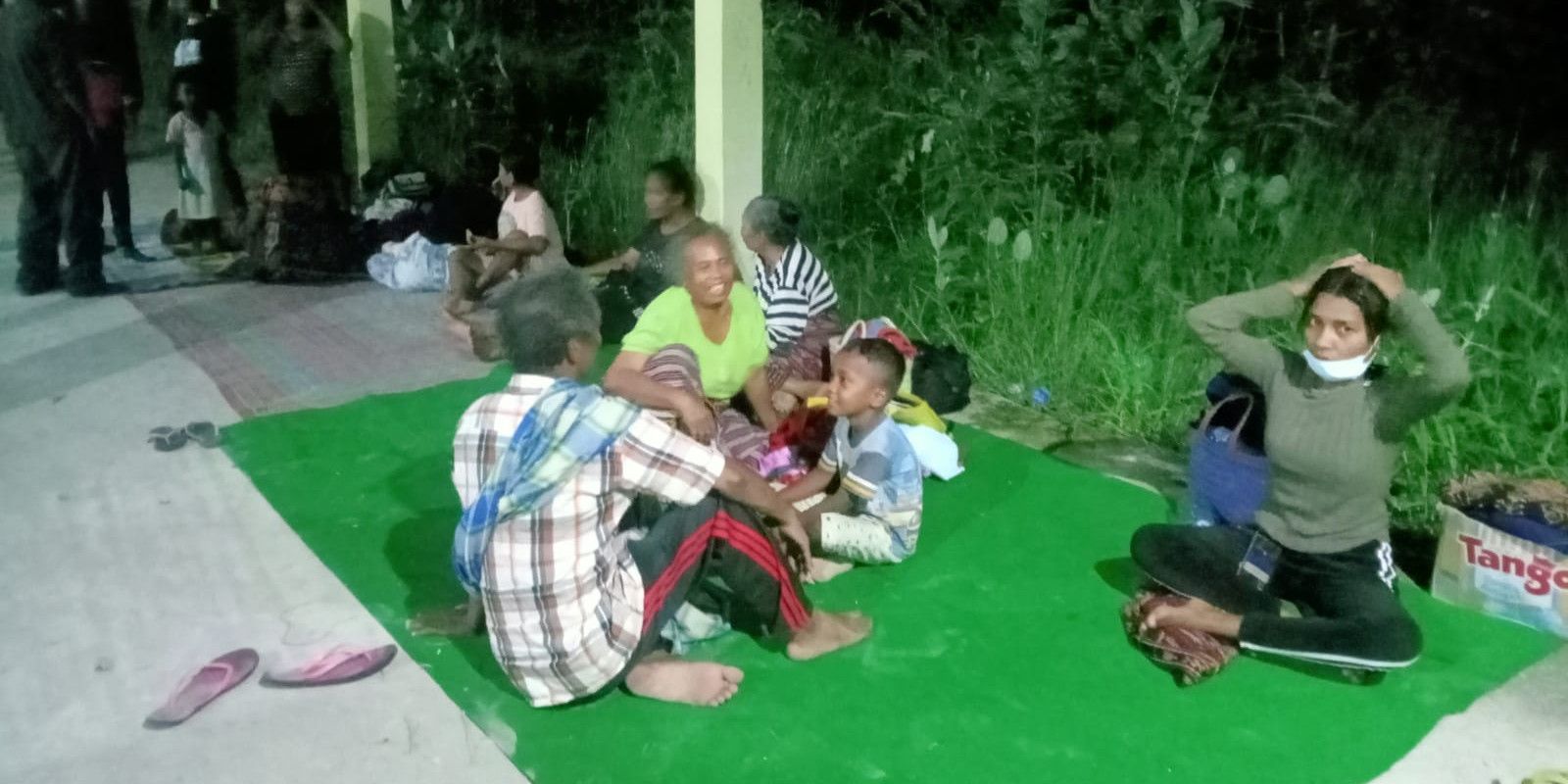 podiumnews.com-4.838 Warga Selayar Mengungsi Mengungsi Paska Gempa M7,4