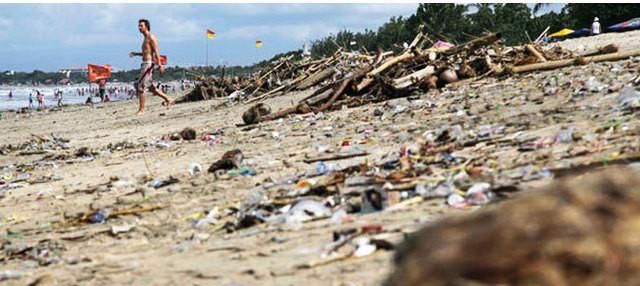 Sebabkan Kanker, 15-30 Persen Sampah Plastik Terbuang ke Lingkungan Perairan