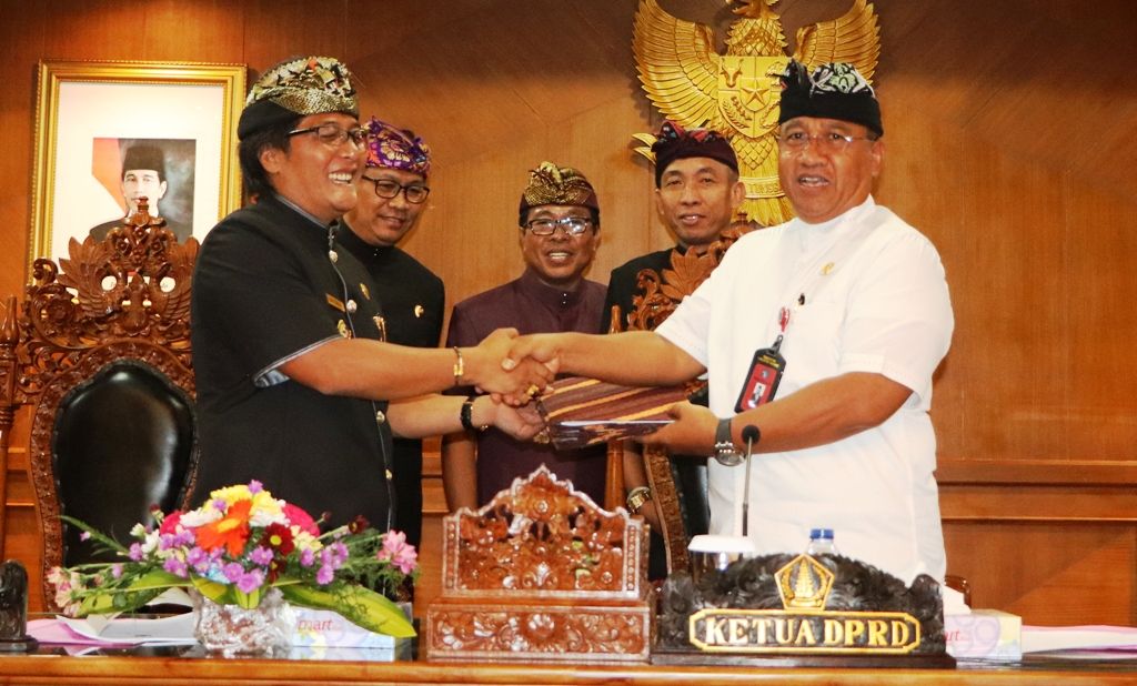 Rapat Paripurna DPRD Badung, Bupati Giri Prasta Sampaikan LKPJ 2018