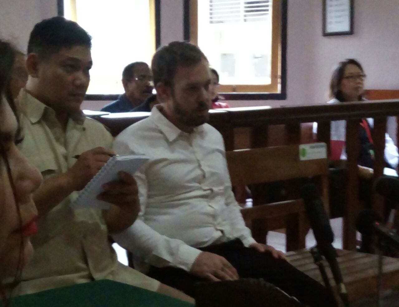 Sidang Kilat, Bule Terdakwa Kasus Narkotika Dituntut 1 Tahun