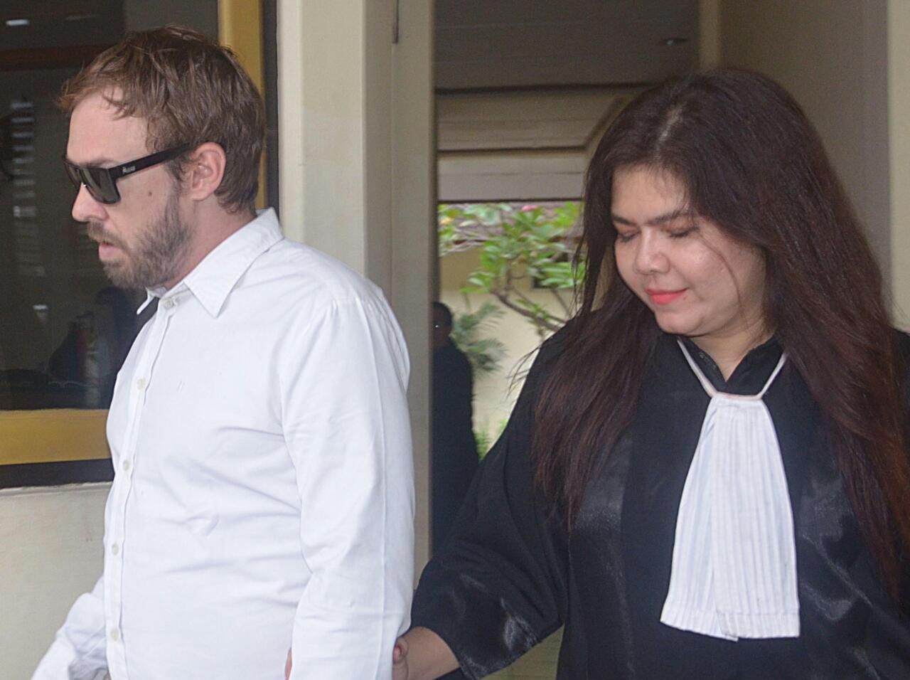 Dituntut 1 Tahun Penjara, Bule Ini Mohon Direhabilitasi