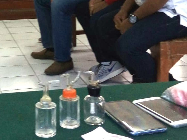 Ada-ada Saja.. Alat Penghisap Shabu Disebutnya Hanya Sebagai Barang Koleksi