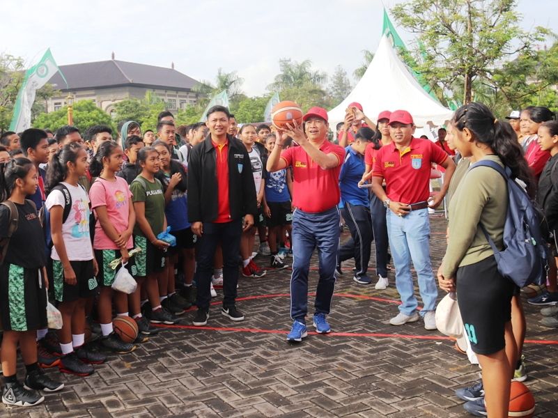 Kejuaraan Basket 3 x 3 Battle Dibuka Wabup Suiasa