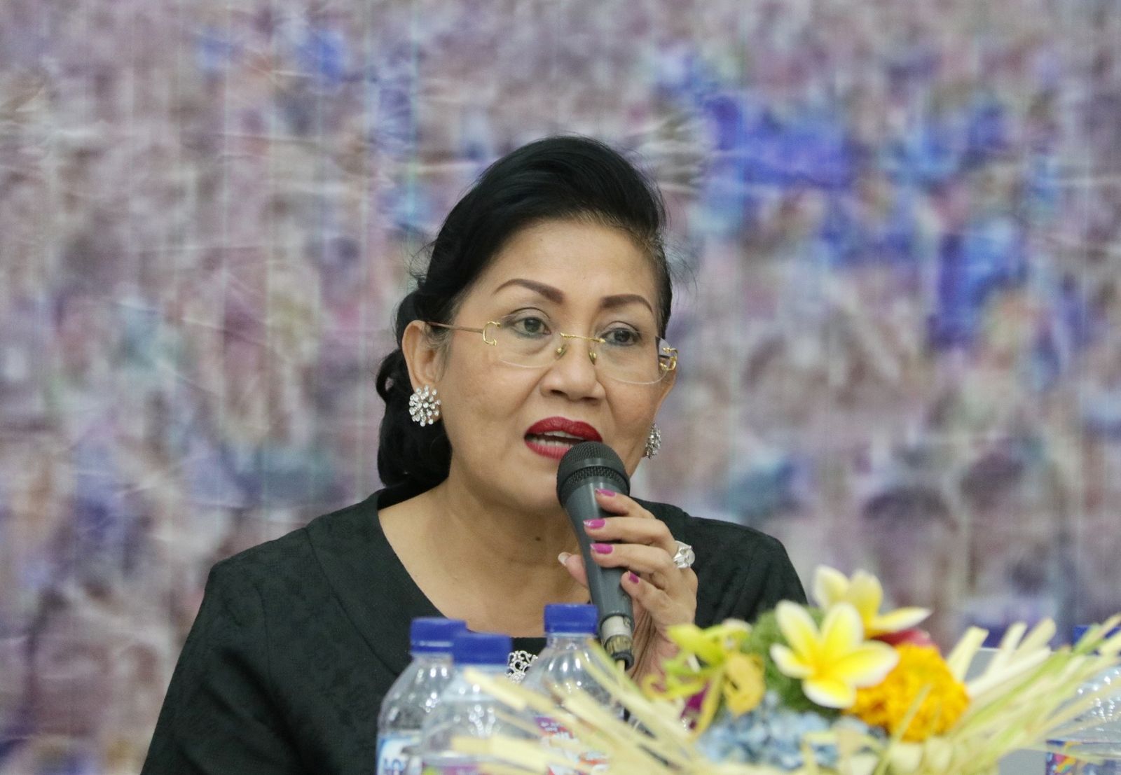 Ibu Putri Koster Ajak Para Guru Terus Tingkatkan Budi Pekerti Anak Didik