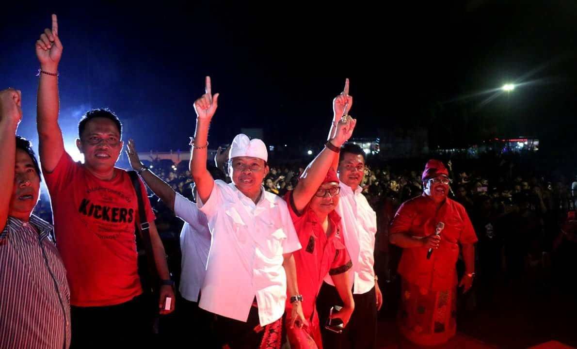 Di Parade Budaya, Koster Bergembira Bersama Belasan Ribu Milenial Buleleng