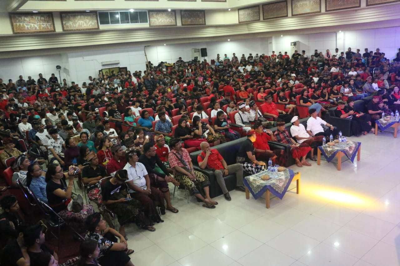 Salam Satu Jalur Menggema Di Parade Budaya Generasi Milenial Karangasem