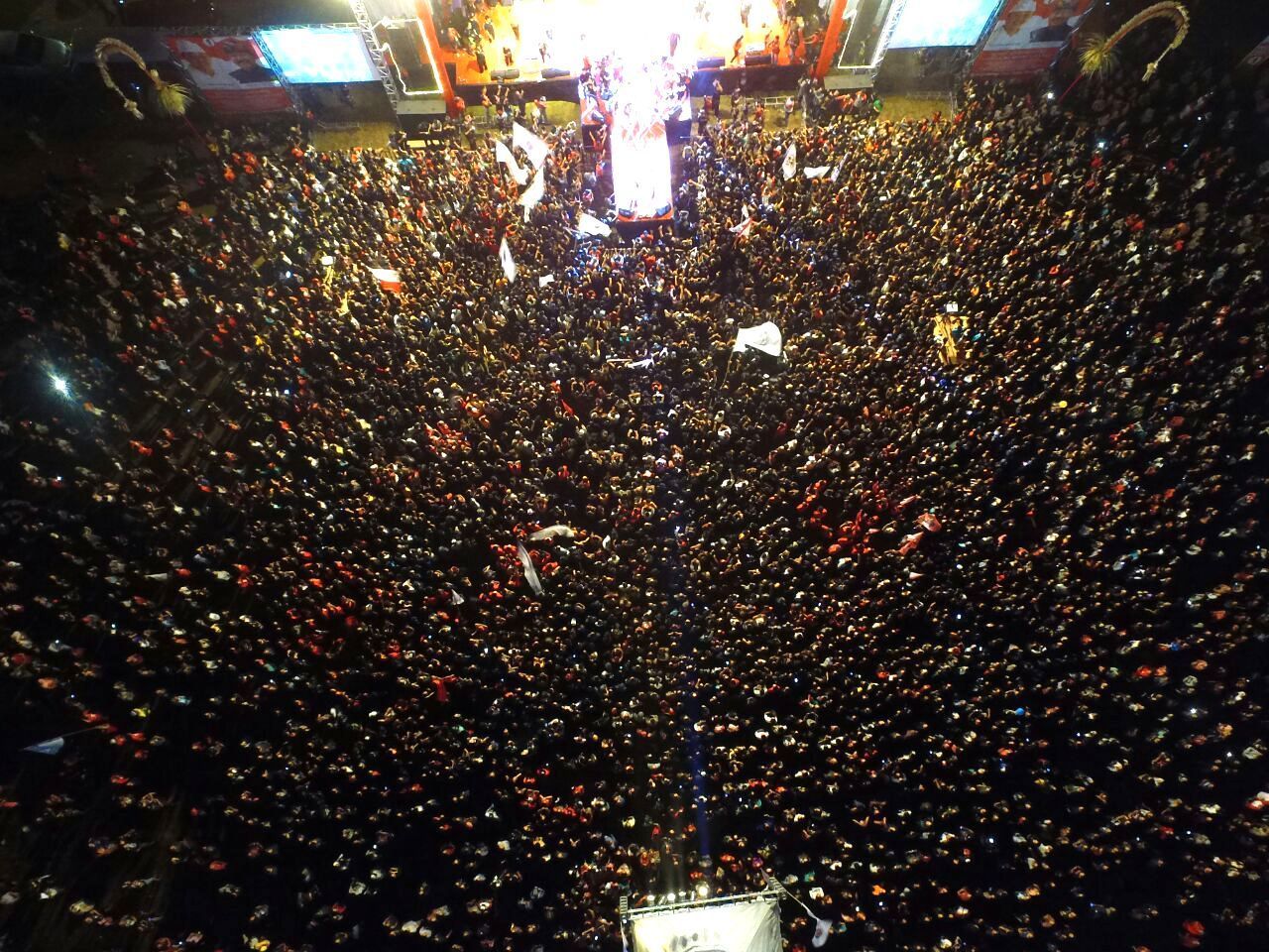 "Ketog Semprong", Puluhan Ribu Massa Hadiri Konser Denpasar Satu Jalur