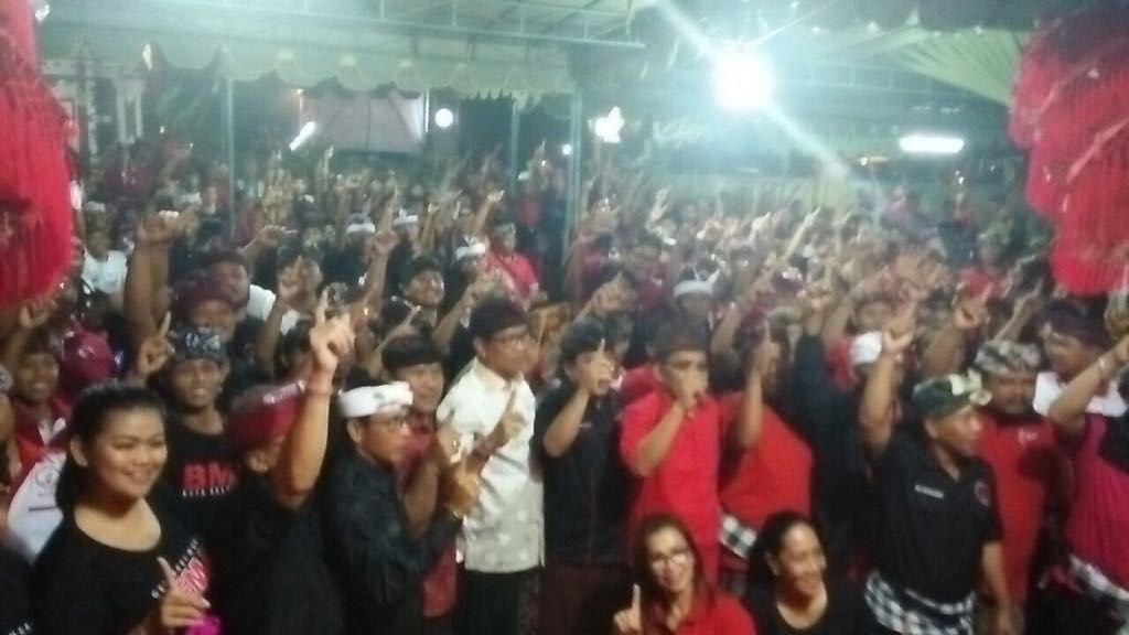 Jelang Coblosan, Warga Desa Sawangan Bulatkan Tekad Dukung Koster-Ace