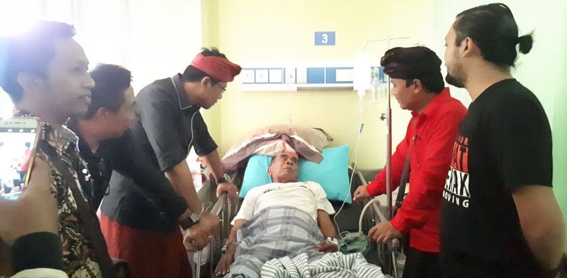 Tergolek Sakit di RSUD Mangusada, Tim Koster-Ace Badung Fasilitasi Seniman Drama Gong Gangsar