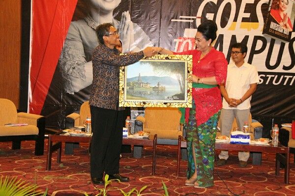 Bupati Eka Promosikan Desa Wisata di UGM