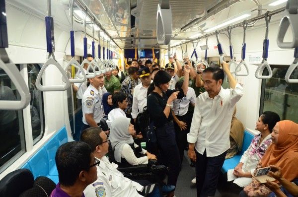 MRT Jakarta Siap Beroperasi, Jokowi Harapkan Makin Banyak Rute Tersambung