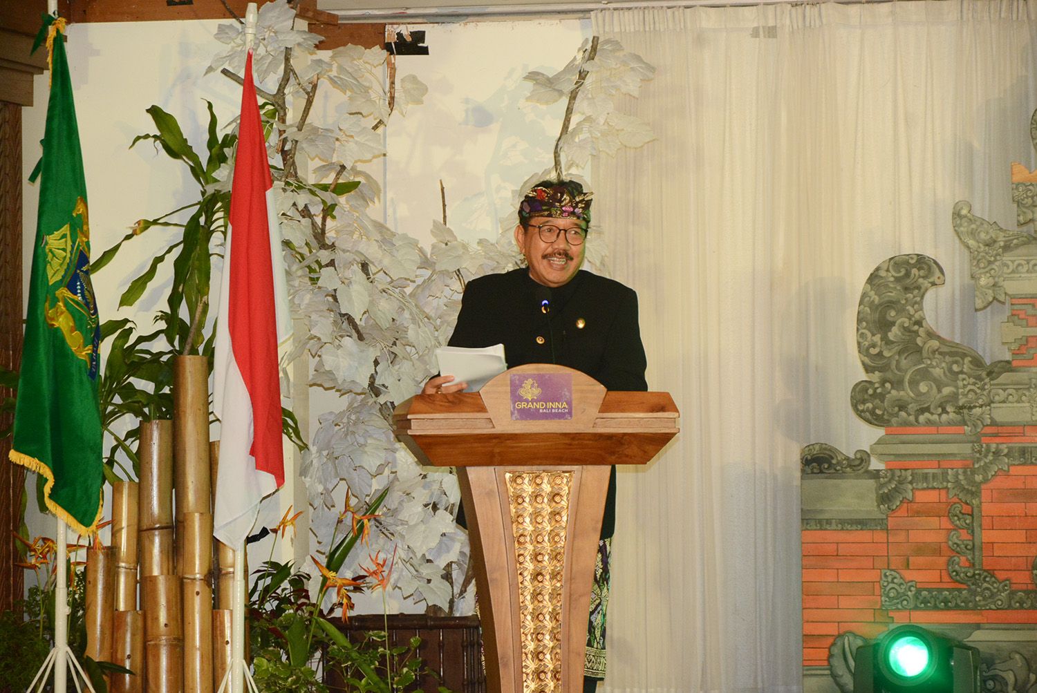 Tekan Pengangguran, Cok Ace Ajak Kadin Bina Kaum Muda Berwirausaha