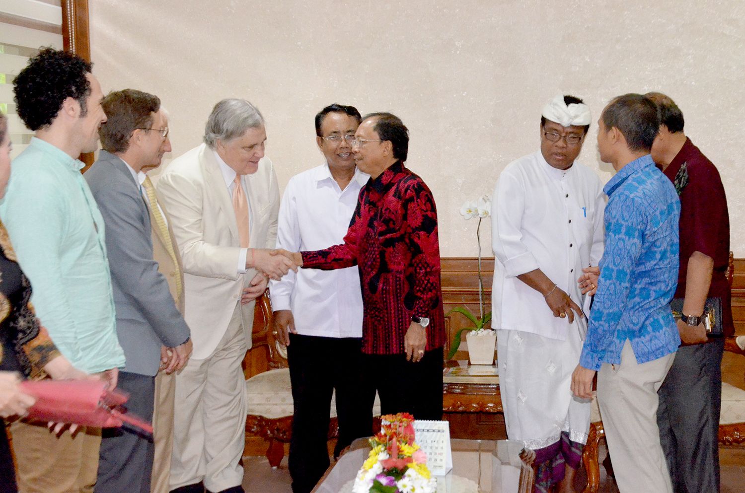 Universitas Hindu Asal Amerika Puji Visi Nangun Sat Kerthi Loka Bali