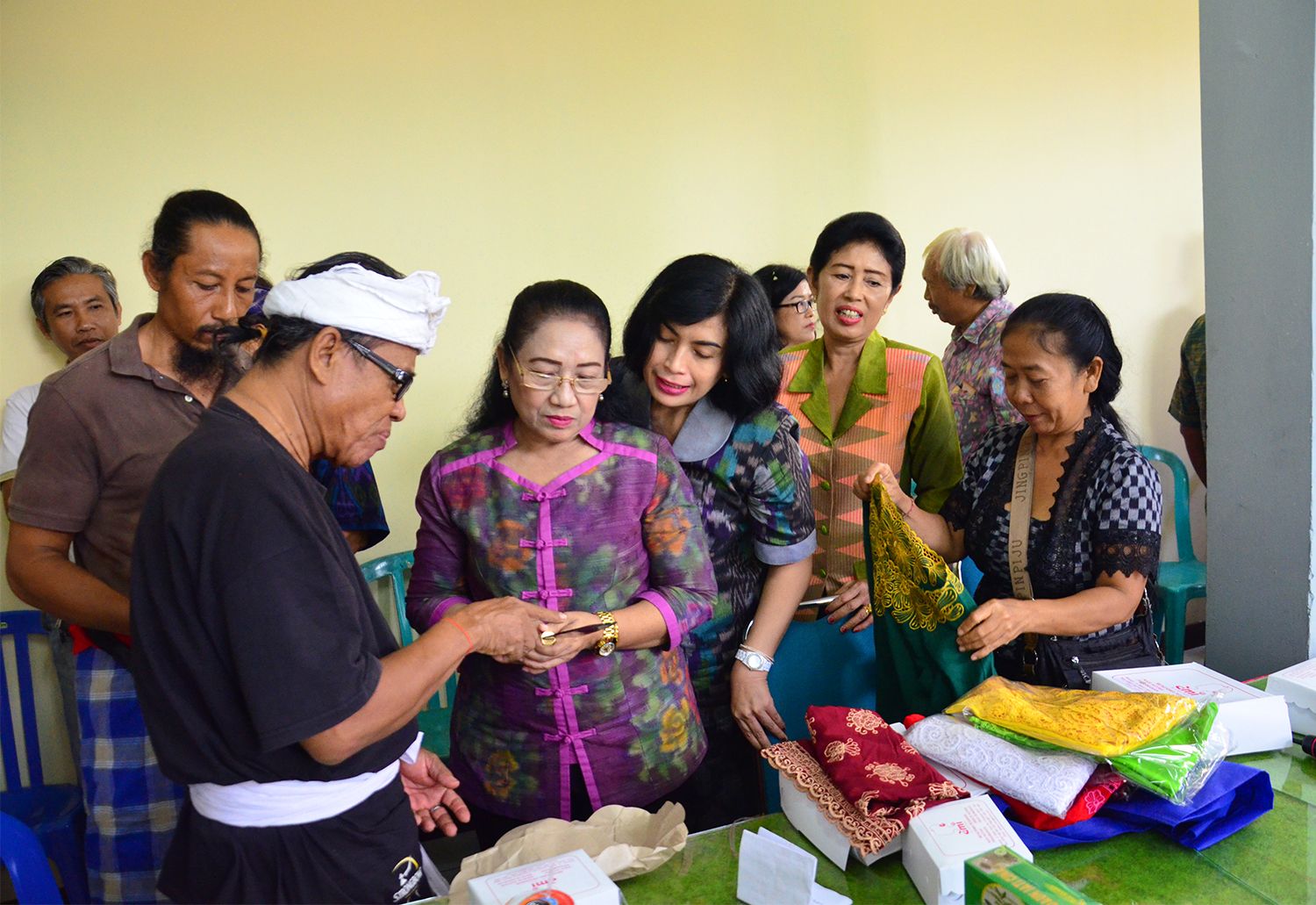 Dukung Kemandirian Ekonomi, Dekranasda Bali Lakukan Pembinaan di Klungkung