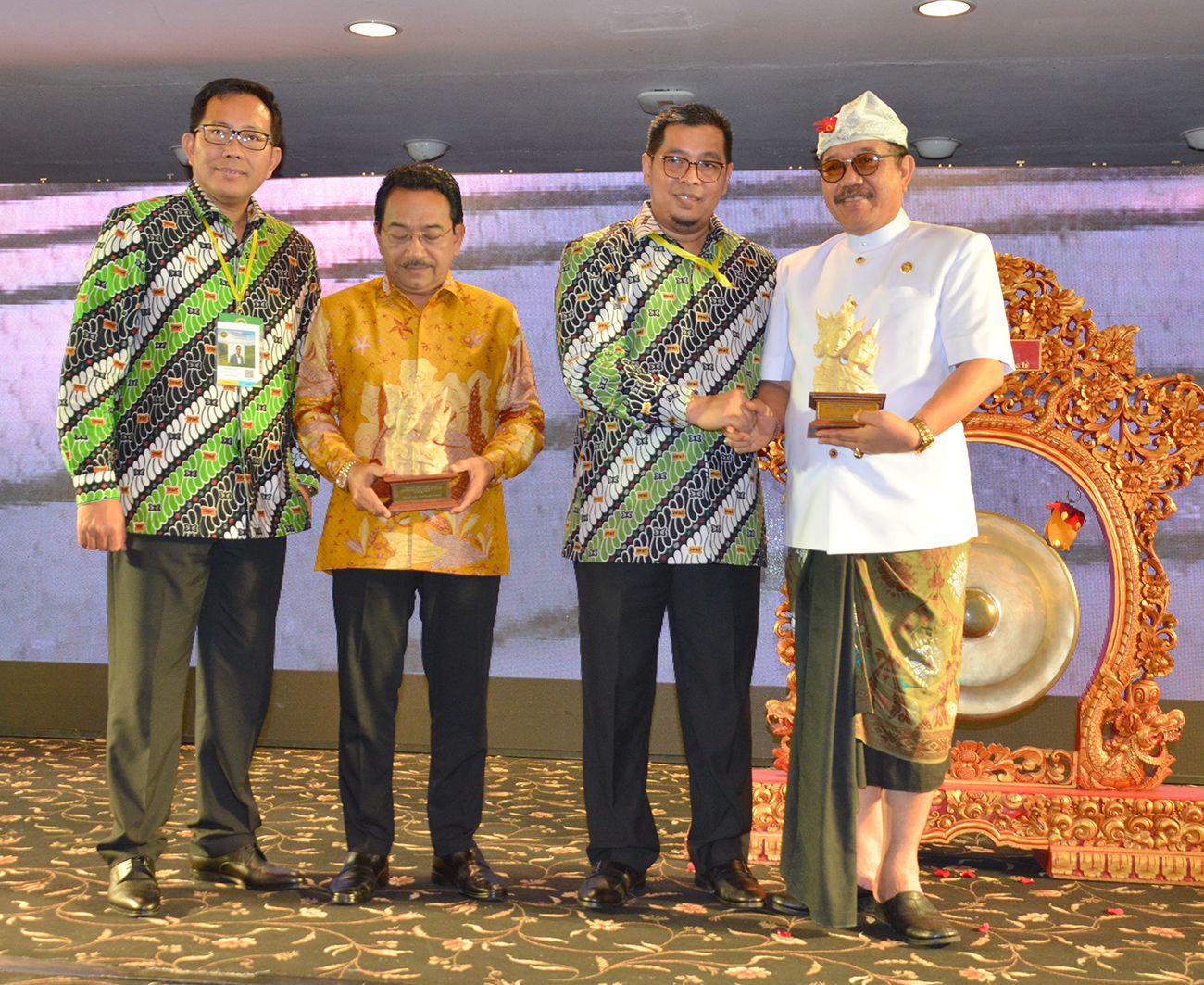 Cok Ace Minta IPPAT Jaga Profesionalitas dan Prinsip Kehati-hatian