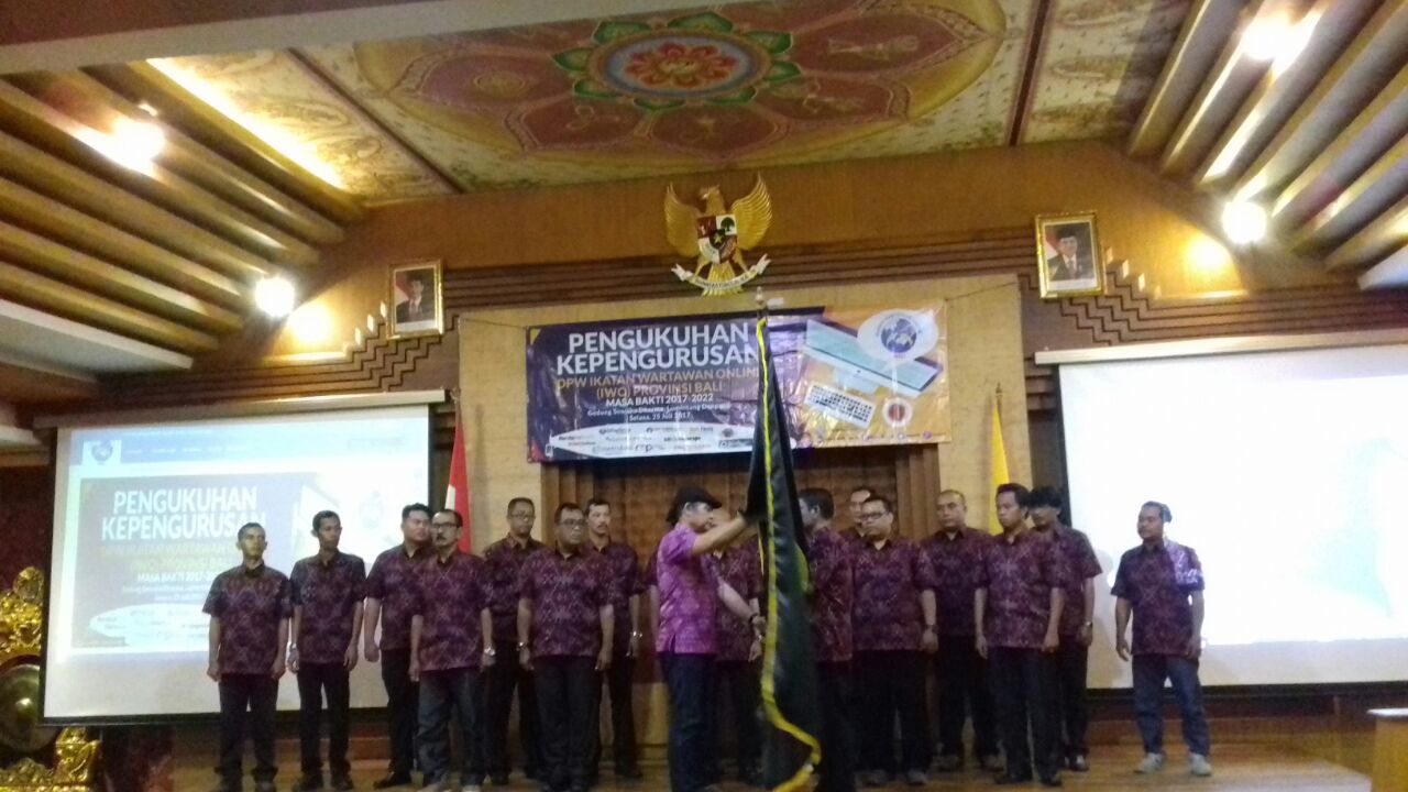 Pelantikan Pengurus IWO Bali, Dihadiri Wagub dan Walikota Denpasar