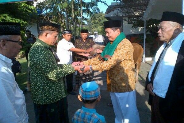 Masjid At Taqwa Polda Bali Bagikan 2.000 Bungkus Daging Kurban 