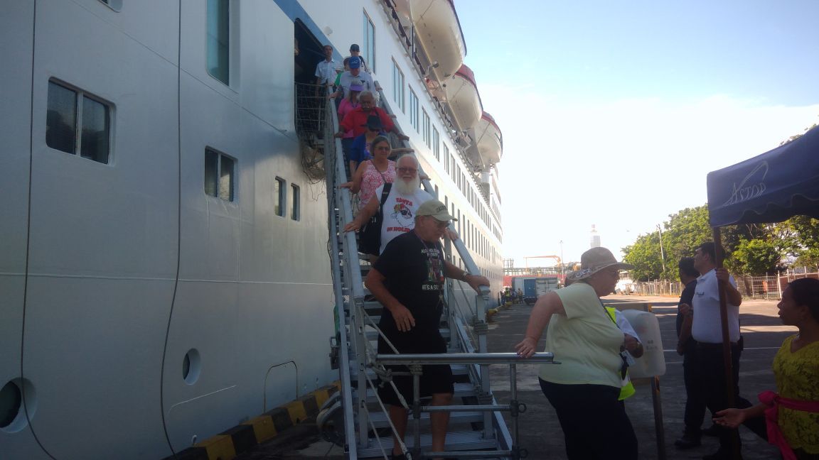 Kapal Pesiar MR Astor Tiba di Benoa, Bukti Bali Aman Dikunjungi