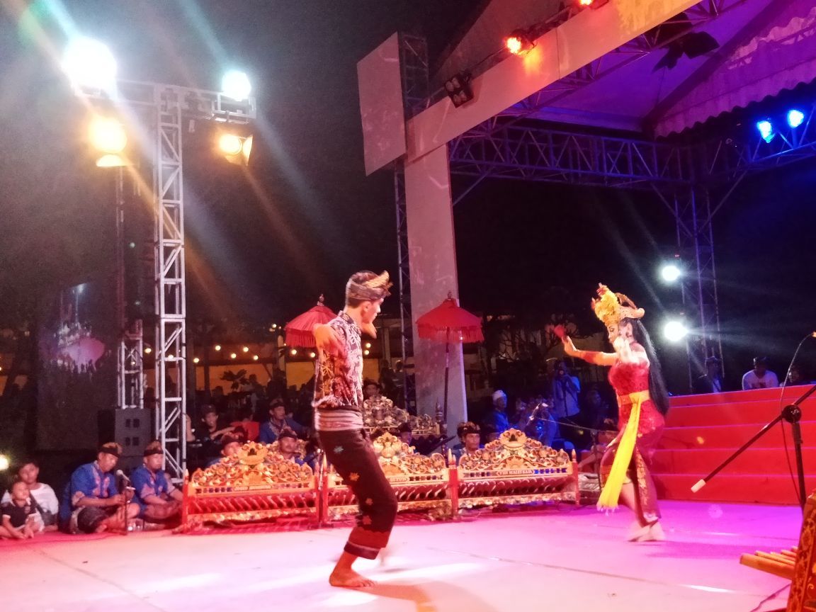 Joged Bumbung Meriahkan Penutupan Tanah Lot Art and Culture Weekend Event