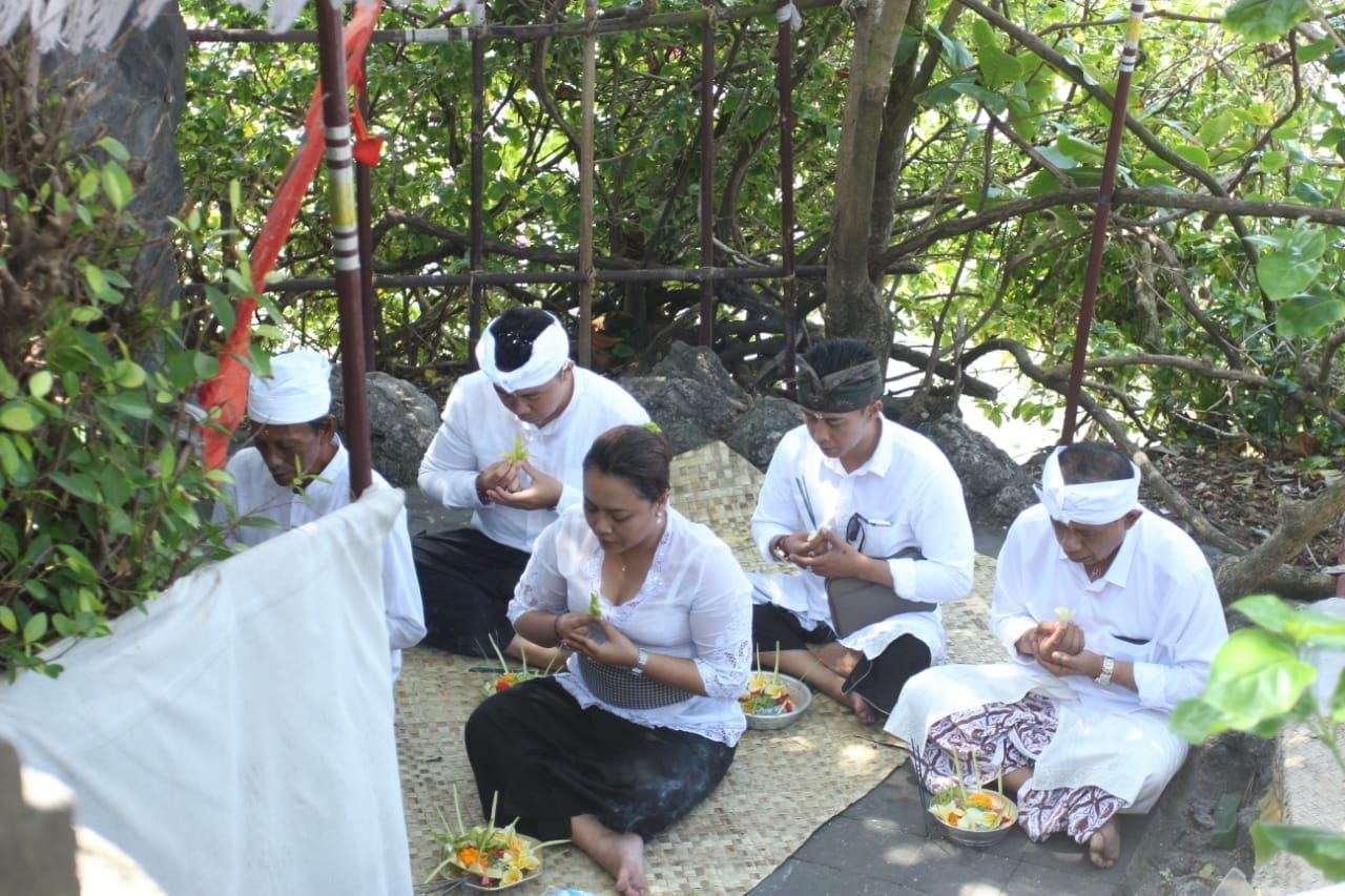 Bebayi Desti dan Kotor Kain, Salah Satu Penyebab Penari Rejang Kerauhan  Tabanan