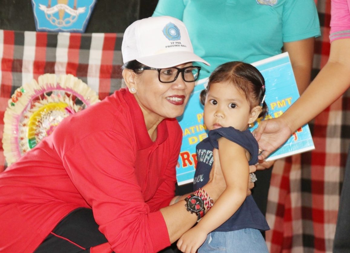 Ny. Putri Koster Ajak Semua Natah Bali Ditanami Tanaman Sayur dan Obat-obatan