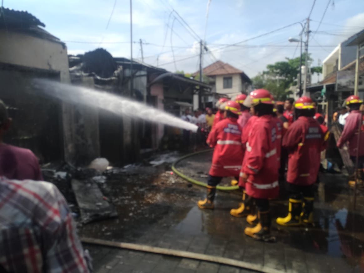 Bensin Tercecer, Kios Sembako dan Pertamini Ludes Terbakar