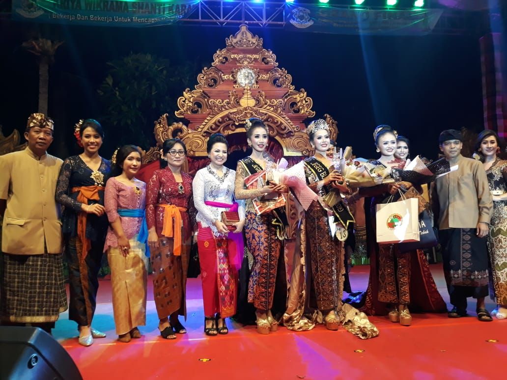 Di-support Blue Bird, Pemenang Jegeg Bungan Desa Kuta Raih Beasiswa Sarjana