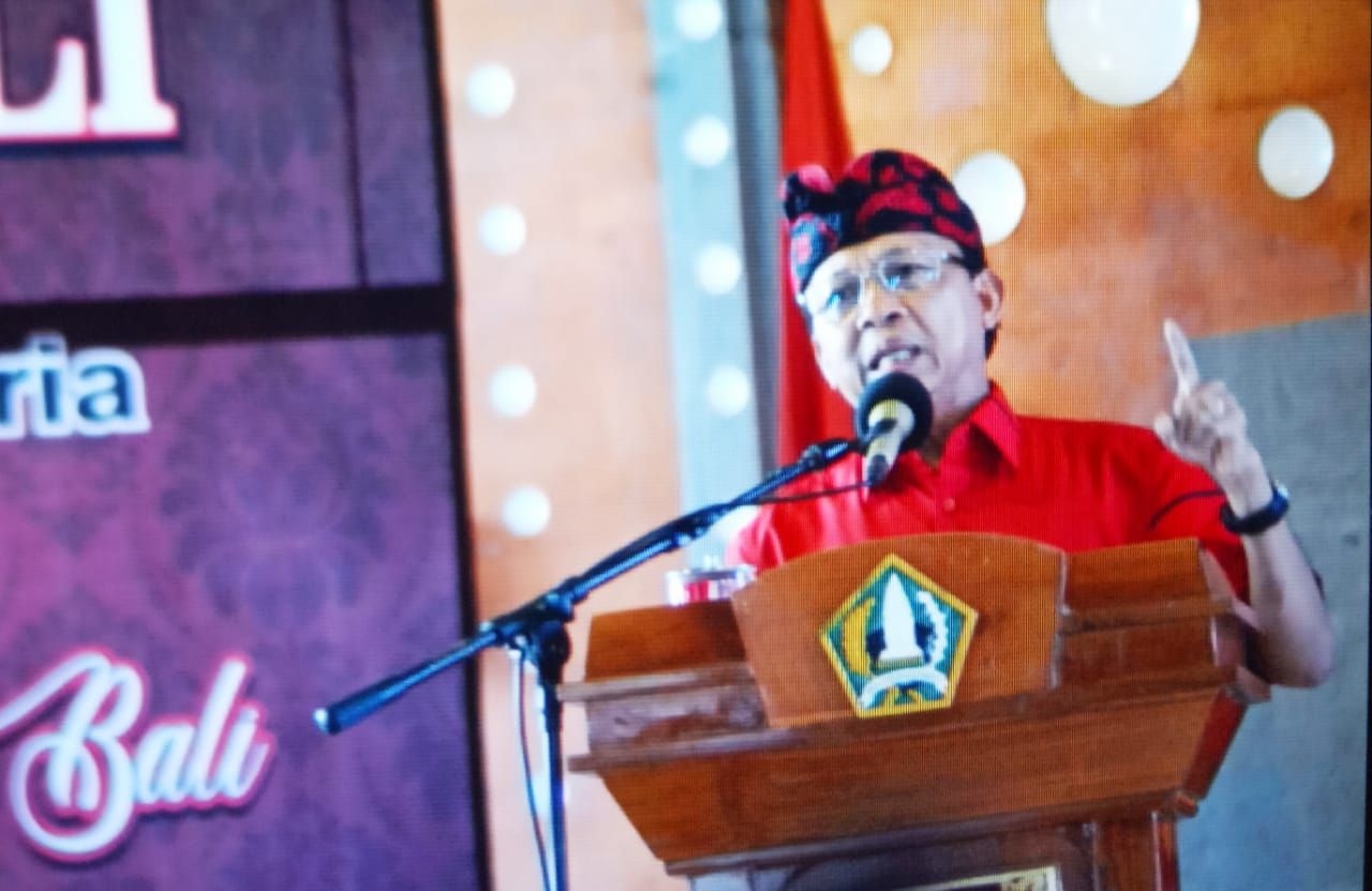 Gubernur Koster Rancang Aturan Toko Modern yang Dikelola Desa Adat