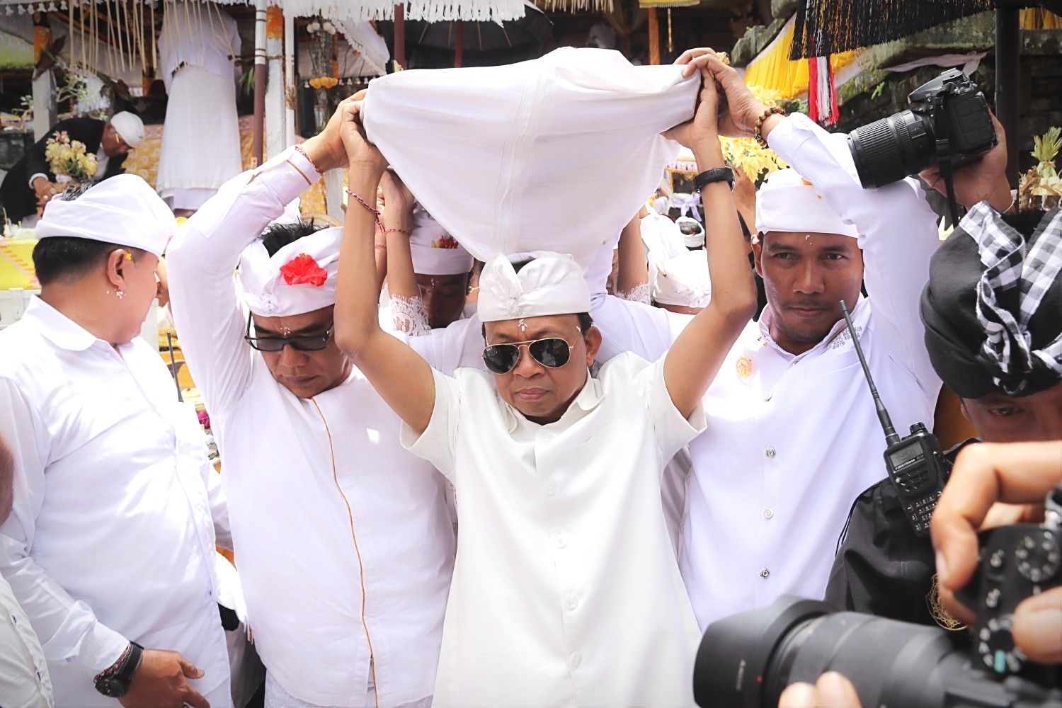 Koster Bersama Cok Ace Ngayah di Puncak Karya Panca Wali Krama Pura Besakih