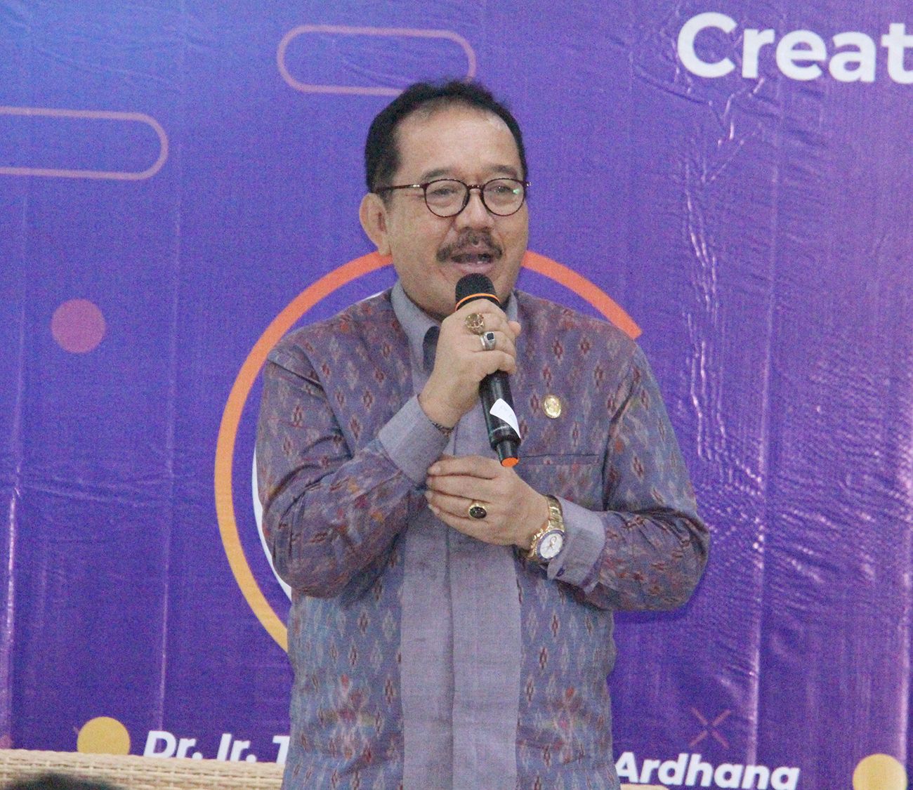 Cok Ace Ingatkan Generasi Muda Jangan Jadi Pengangguran karena Gengsi