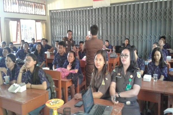 Program JMS Kejati Bali Kunjungi SMAN 6 Denpasar