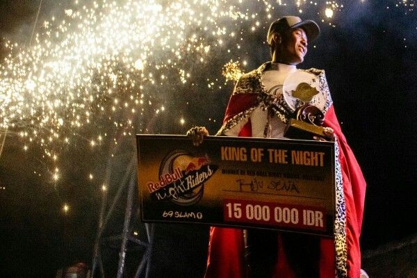 Raju Sena Juarai “Red Bull Night Riders 2017”