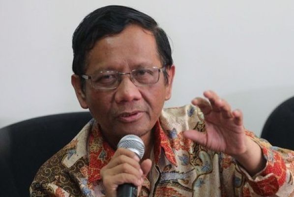 Mahfud MD Dinilai Paling Komplit Dampingi Jokowi