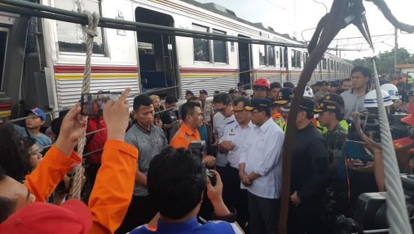 Minta Maaf Atas Musibah KRL, Menhub: Proses Evakuasi Diselesaikan Minggu Depan