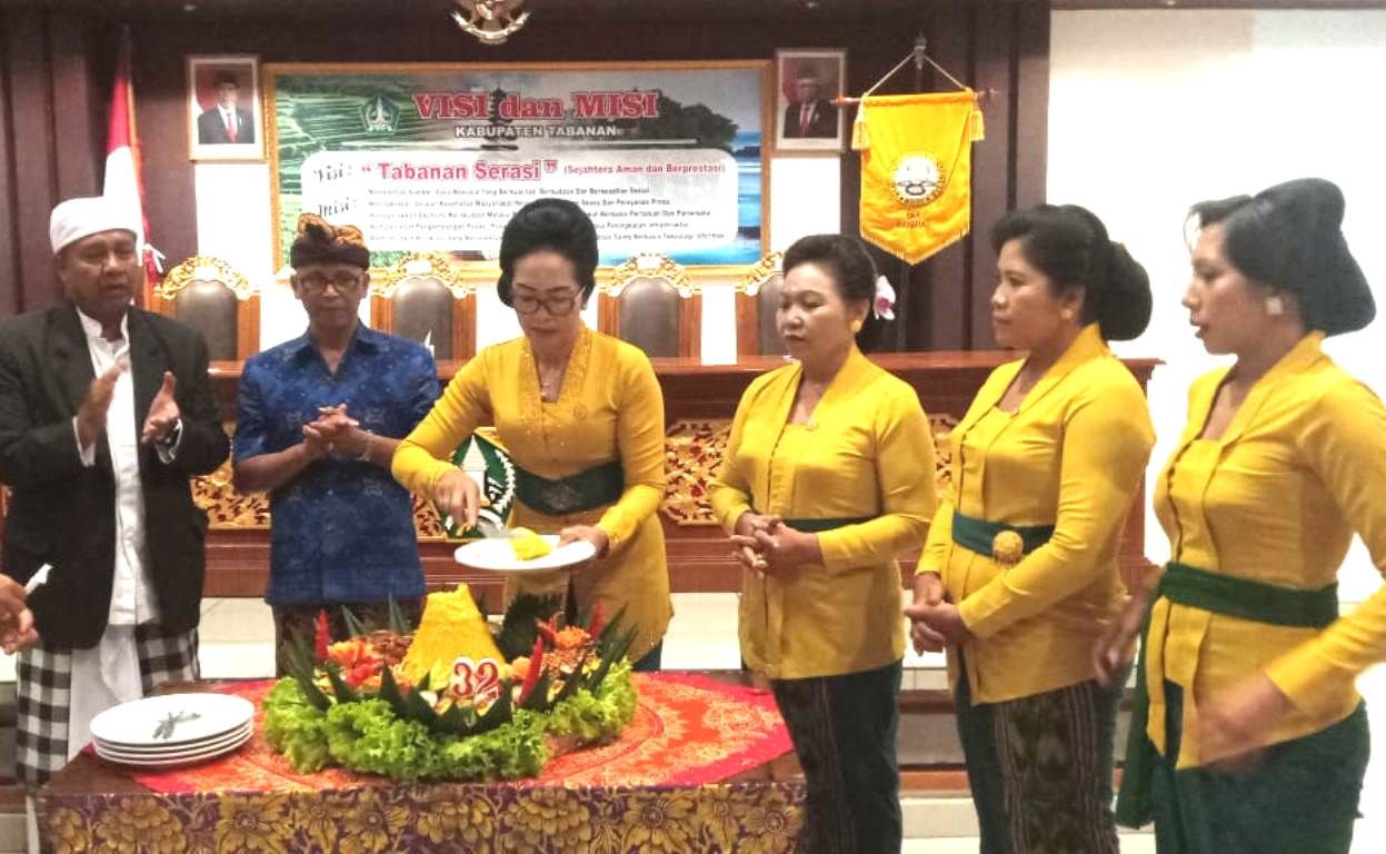 WHDI Badung Raih Juara I Lomba Cerdas Cermat di Buleleng