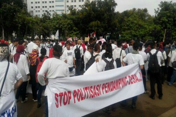 Awasi dan Waspadai Praktek Politisasi Dana Desa 