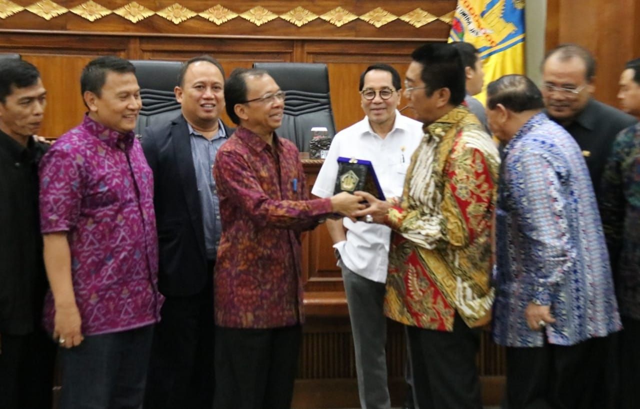 Komisi II DPR RI Apresiasi Program Terobosan Gubernur Koster