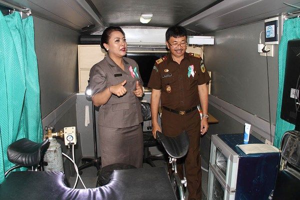 Bupati Eka Apresiasi Tes IVA dan Sadanis/Mamografi oleh IAD Bali