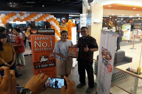 TCASH bersama Yosninoya, Apresiasi Cashback 50 Persen ke Pelanggan Setia Telkomsel